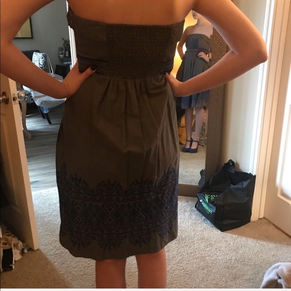 The cutest strapless dress with pockets! - Picture 2 of 9